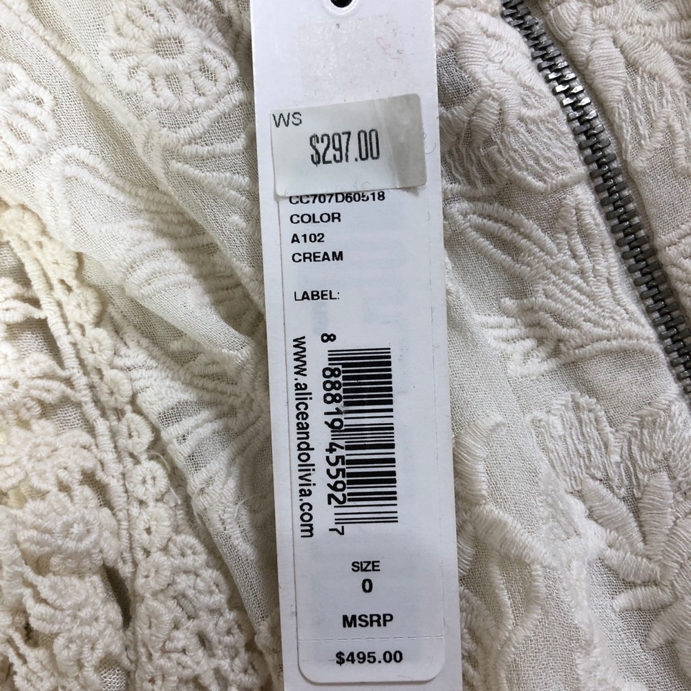 Alice + Olivia Enya Cold Shoulder Lace Dress - Picture 6 of 7